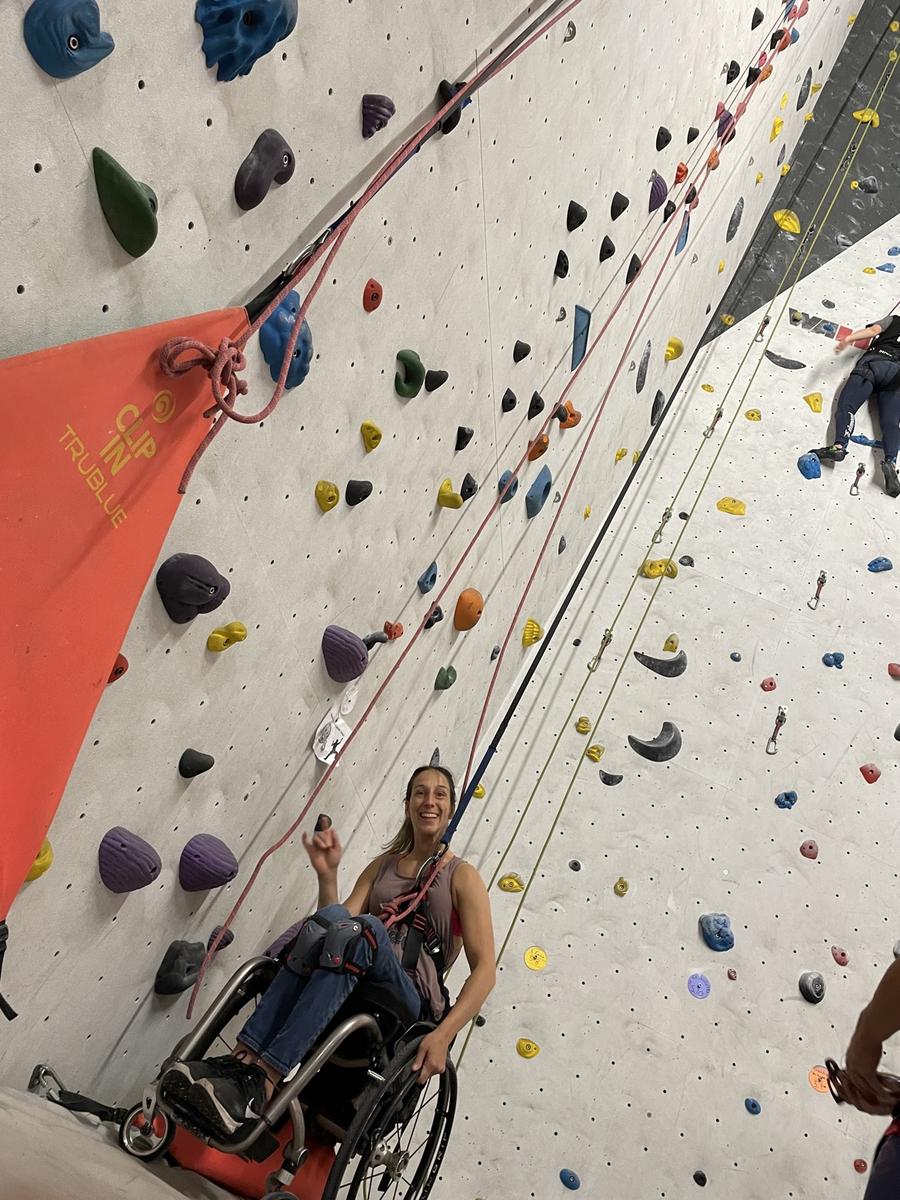 Para-escalade avec Accès Grimpe : OK… là, on grimpe vraiment